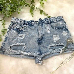 Cute Ripped Jean shorts!